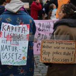 Der Klimaprotest beginnt... <i>Bild 70005 (c) Jan Große Nobis</i><br><a href=/confor2/?bld=70005&pst=69954&aid=74>Download (Anfrage)</a>  /  <a href=/?page_id=69954#jig2>zur Galerie</a>