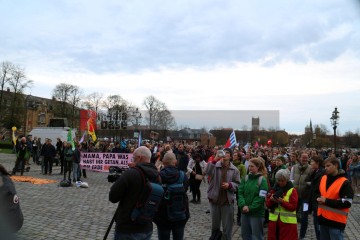 Proteste gegen das G7-Außenminister:innen-Treffen am 03.11.2022 <i>Bild 70009 Jan Große Nobis</i><br><a href=/confor2/?bld=70009&pst=69954&aid=74>Download (Anfrage)</a>  /  <a href=/?page_id=69954#jig2>zur Galerie</a>