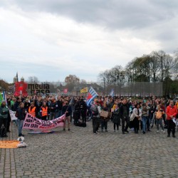 Proteste gegen das G7-Außenminister:innen-Treffen am 03.11.2022 <i>Bild 70012 (c) Jan Große Nobis</i><br><a href=/confor2/?bld=70012&pst=69954&aid=74>Download (Anfrage)</a>  /  <a href=/?page_id=69954#jig2>zur Galerie</a>