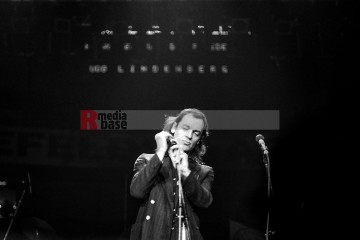 udo lindenberg | jovofoto / R-mediabase | <a href=/confor2/?bld=70142&t=d&pst=70115&aid=23&dc=2323&i1=jovofoto%20/%20R-mediabase><strong>Download Bild 70142...</strong></a>  |
