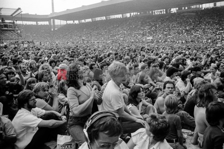 11.9.1982: künstler für den frieden,  ruhrstadion bochum <i>Bild 70193 jovofoto</i><br><a href=/email-download/?bld=70193><strong>DirektDownload</strong></a>