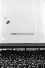 11.9.1982: künstler für den frieden,  ruhrstadion bochum | jovofoto / R-mediabase | <a href=/confor2/?bld=70239&t=d&pst=70151&aid=23&dc=0113&i1=jovofoto%20/%20R-mediabase><strong>Download Bild 70239...</strong></a>  |