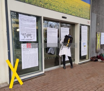 Scientists Rebellion protestieren vor dem Wirtschaftsministerium in NRW <i>Bild 70583 Anton Ilai Detailreich</i><br><a href=/email-download/?bld=70583><strong>DirektDownload</strong></a>