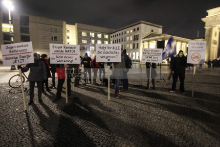 Protestmahnwache vor der US-Botschaft in Berlin <i>Bild 72085 Denner</i><br><a href=/email-download/?bld=72085><strong>DirektDownload</strong></a>