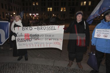 Protestmahnwache vor der US-Botschaft in Berlin <i>Bild  72091 Denner</i> / <a href=/confor2/?bld=72091&pst=72079&aid=86>Anfrage <strong>Download</strong></a> / 