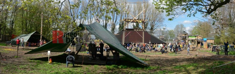 Letztes Frühlingsfest in Lützerath, April 2022 <i>Bild  71136 Slawiczek</i> / <a href=/confor2/?bld=71136&pst=71132&aid=20>Anfrage <strong>Download</strong></a> / 