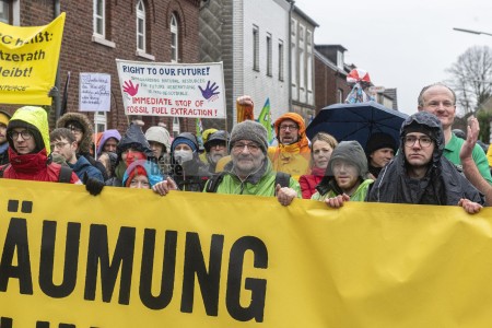 Lützerath: Gegen die Räumung – für Kohleausstieg und Klimagerechtigkeit <i>Bild 71150 Perschke</i><br><a href=/email-download/?bld=71150><strong>DirektDownload</strong></a>