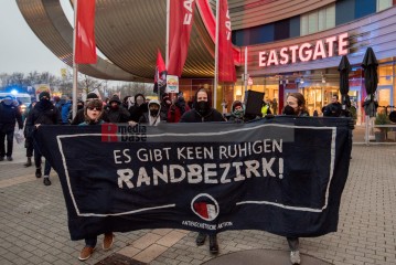 Protest gegen AfD in Marzahn <i>Bild 72688 Christian Schneider</i><br><a href=/confor2/?bld=72688&pst=0&aid=615>Download (Anfrage)</a>  /  <a href=/?page_id=0#jig2>zur Galerie</a>