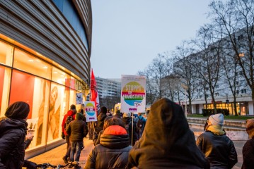 Protest gegen AfD in Marzahn <i>Bild 72689 Christian Schneider</i><br><a href=/confor2/?bld=72689&pst=0&aid=615>Download (Anfrage)</a>  /  <a href=/?page_id=0#jig2>zur Galerie</a>