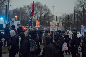 Protest gegen AfD in Marzahn <i>Bild 72693 Christian Schneider</i><br><a href=/confor2/?bld=72693&pst=0&aid=615>Download (Anfrage)</a>  /  <a href=/?page_id=0#jig2>zur Galerie</a>