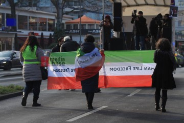 Frau, Leben, Freiheit - Demo 28.01.2023 in Köln | Manuela Hillekamps | <a href=/confor2/?bld=72566&t=d&pst=72551&aid=613&dc=1527&i1=Manuela%20Hillekamps><strong>Download Bild 72566...</strong></a> |