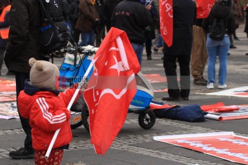 Frau, Leben, Freiheit - Demo 28.01.2023 in Köln | Manuela Hillekamps | <a href=/confor2/?bld=72578&t=d&pst=72551&aid=613&dc=1355&i1=Manuela%20Hillekamps><strong>Download Bild 72578...</strong></a> |