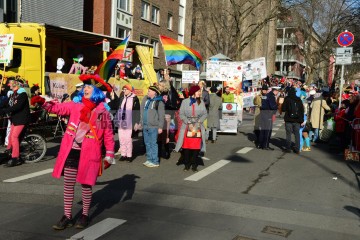 Rosenmontag in Köln mit den Pappnasen Rot-Schwarz | Slawiczek/R-mediabase / R-mediabase | <a href=/confor2/?bld=73524&t=d&pst=73478&aid=20&dc=1122&i1=Slawiczek/R-mediabase%20/%20R-mediabase><strong>Download Bild 73524...</strong></a>  |