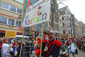 Rosenmontag in Köln mit den Pappnasen Rot-Schwarz | Slawiczek/R-mediabase / R-mediabase | <a href=/confor2/?bld=73554&t=d&pst=73478&aid=20&dc=1014&i1=Slawiczek/R-mediabase%20/%20R-mediabase><strong>Download Bild 73554...</strong></a>  |