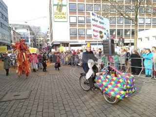 Bildrechte Slawiczek # | Slawiczek/R-mediabase / R-mediabase | <a href=/confor2/?bld=73561&t=d&pst=73478&aid=20&dc=1002&i1=Slawiczek/R-mediabase%20/%20R-mediabase><strong>Download Bild 73561...</strong></a>  |