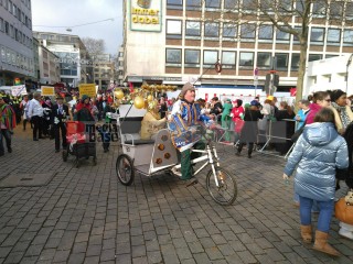 Bildrechte Slawiczek # | Slawiczek/R-mediabase / R-mediabase | <a href=/confor2/?bld=73562&t=d&pst=73478&aid=20&dc=1003&i1=Slawiczek/R-mediabase%20/%20R-mediabase><strong>Download Bild 73562...</strong></a>  |