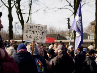 3 Jahre Hanau - United against Racism <i>Bild 73379 Grueter</i><br><a href=/confor2/?bld=73379&pst=73300&aid=575>Download (Anfrage)</a>  /  <a href=/?page_id=73300#jig2>zur Galerie</a>
