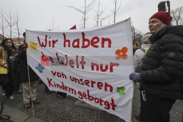 Bundesweiter Klimastreik am 3.3.2023 - Berlin | Rudi Denner/R-mediabase / R-mediabase | <a href=/confor2/?bld=74141&t=d&pst=74132&aid=86&dc=1426&i1=Rudi%20Denner/R-mediabase%20/%20R-mediabase><strong>Download Bild 74141...</strong></a>  |