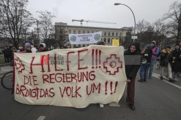 Bundesweiter Klimastreik am 3.3.2023 - Berlin | Rudi Denner/R-mediabase / R-mediabase | <a href=/confor2/?bld=74164&t=d&pst=74132&aid=86&dc=1508&i1=Rudi%20Denner/R-mediabase%20/%20R-mediabase><strong>Download Bild 74164...</strong></a>  |