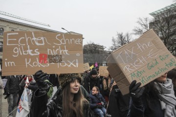 Bundesweiter Klimastreik am 3.3.2023 - Berlin | Rudi Denner/R-mediabase / R-mediabase | <a href=/confor2/?bld=74167&t=d&pst=74132&aid=86&dc=1517&i1=Rudi%20Denner/R-mediabase%20/%20R-mediabase><strong>Download Bild 74167...</strong></a>  |