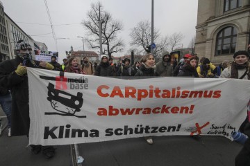 Bundesweiter Klimastreik am 3.3.2023 - Berlin | Rudi Denner/R-mediabase / R-mediabase | <a href=/confor2/?bld=74170&t=d&pst=74132&aid=86&dc=1521&i1=Rudi%20Denner/R-mediabase%20/%20R-mediabase><strong>Download Bild 74170...</strong></a>  |