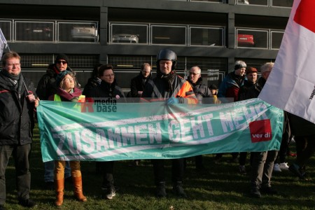 Fridays for Future Düsseldorf: Globaler Klimastreik <i>Bild 74026 Manuela Hillekamps</i><br><a href=/email-download/?bld=74026><strong>DirektDownload</strong></a>