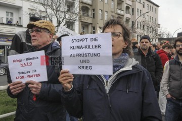 Ostermarsch Berlin 2023 | Rudi Denner/R-mediabase / R-mediabase | <a href=/confor2/?bld=74826&t=d&pst=74817&aid=86&dc=1343&i1=Rudi%20Denner/R-mediabase%20/%20R-mediabase><strong>Download Bild 74826...</strong></a>  |