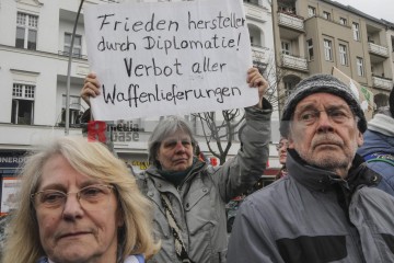 Ostermarsch Berlin 2023 | Rudi Denner/R-mediabase / R-mediabase | <a href=/confor2/?bld=74825&t=d&pst=74817&aid=86&dc=1343&i1=Rudi%20Denner/R-mediabase%20/%20R-mediabase><strong>Download Bild 74825...</strong></a>  |