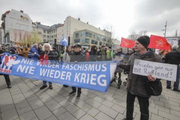 Ostermarsch Berlin 2023, VVN-BdA | Rudi Denner/R-mediabase / R-mediabase | <a href=/confor2/?bld=74832&t=d&pst=74817&aid=86&dc=1347&i1=Rudi%20Denner/R-mediabase%20/%20R-mediabase><strong>Download Bild 74832...</strong></a>  |