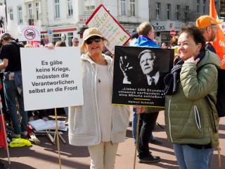 Ostermarsch 2023, Hamburg | grueter/r-mediabase / R-mediabase | <a href=/confor2/?bld=74980&t=d&pst=75016&aid=575&dc=1233&i1=grueter/r-mediabase%20/%20R-mediabase><strong>Download Bild 74980...</strong></a> |