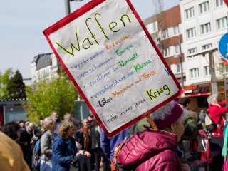 Ostermarsch 2023, Hamburg | grueter/r-mediabase / R-mediabase | <a href=/confor2/?bld=74981&t=d&pst=75016&aid=575&dc=1234&i1=grueter/r-mediabase%20/%20R-mediabase><strong>Download Bild 74981...</strong></a> |
