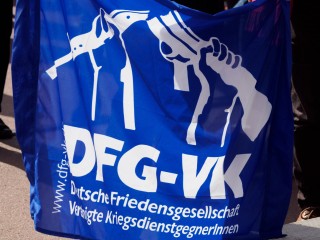Ostermarsch 2023, Hamburg, DFG-VK | grueter/r-mediabase / R-mediabase | <a href=/confor2/?bld=74999&t=d&pst=75016&aid=575&dc=1301&i1=grueter/r-mediabase%20/%20R-mediabase><strong>Download Bild 74999...</strong></a> |