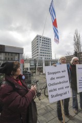 Ostermarsch Berlin 2023 | Rudi Denner/R-mediabase / R-mediabase | <a href=/confor2/?bld=74840&t=d&pst=74817&aid=86&dc=1432&i1=Rudi%20Denner/R-mediabase%20/%20R-mediabase><strong>Download Bild 74840...</strong></a>  |