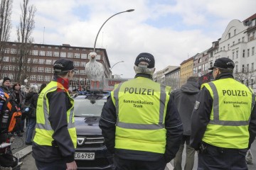 Ostermarsch Berlin 2023 | Rudi Denner/R-mediabase / R-mediabase | <a href=/confor2/?bld=74841&t=d&pst=74817&aid=86&dc=1435&i1=Rudi%20Denner/R-mediabase%20/%20R-mediabase><strong>Download Bild 74841...</strong></a>  |