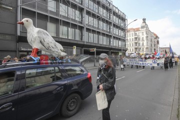 Ostermarsch Berlin 2023 | Rudi Denner/R-mediabase / R-mediabase | <a href=/confor2/?bld=74842&t=d&pst=74817&aid=86&dc=1447&i1=Rudi%20Denner/R-mediabase%20/%20R-mediabase><strong>Download Bild 74842...</strong></a>  |