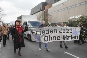 Ostermarsch Berlin 2023 | Rudi Denner/R-mediabase / R-mediabase | <a href=/confor2/?bld=74848&t=d&pst=74817&aid=86&dc=1455&i1=Rudi%20Denner/R-mediabase%20/%20R-mediabase><strong>Download Bild 74848...</strong></a>  |