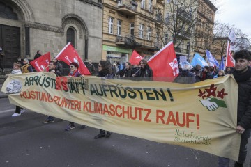 Ostermarsch Berlin 2023, Naturfreunde Deutschlands | Rudi Denner/R-mediabase / R-mediabase | <a href=/confor2/?bld=74851&t=d&pst=74817&aid=86&dc=1505&i1=Rudi%20Denner/R-mediabase%20/%20R-mediabase><strong>Download Bild 74851...</strong></a>  |