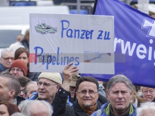 Ostermarsch Berlin 2023 | Rudi Denner/R-mediabase / R-mediabase | <a href=/confor2/?bld=74856&t=d&pst=74817&aid=86&dc=0059&i1=Rudi%20Denner/R-mediabase%20/%20R-mediabase><strong>Download Bild 74856...</strong></a>  |