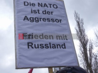 Ostermarsch Berlin 2023 | Rudi Denner/R-mediabase / R-mediabase | <a href=/confor2/?bld=74858&t=d&pst=74817&aid=86&dc=0100&i1=Rudi%20Denner/R-mediabase%20/%20R-mediabase><strong>Download Bild 74858...</strong></a>  |