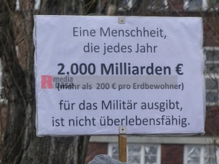 Ostermarsch Berlin 2023 | Rudi Denner/R-mediabase / R-mediabase | <a href=/confor2/?bld=74860&t=d&pst=74817&aid=86&dc=0114&i1=Rudi%20Denner/R-mediabase%20/%20R-mediabase><strong>Download Bild 74860...</strong></a>  |