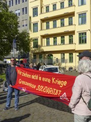 Rheinmetall entwaffnen - Protestaktion in Berlin <i>Bild 75768 Denner</i><br><a href=/confor2/?bld=75768&pst=75762&aid=86>Download (Anfrage)</a>  /  <a href=/?page_id=75762#jig2>zur Galerie</a>