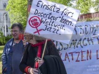 Rheinmetall entwaffnen - Protestaktion in Berlin <i>Bild 75774 Denner</i><br><a href=/confor2/?bld=75774&pst=75762&aid=86>Download (Anfrage)</a>  /  <a href=/?page_id=75762#jig2>zur Galerie</a>
