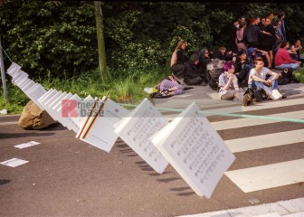 26.5.1993-Demo in Bonn gegen die Asylrechtsänderung <i>Bild 75887 jovofoto</i><br><a href=/confor2/?bld=75887&pst=75864&aid=23>Download (Anfrage)</a>  /  <a href=/?page_id=75864#jig2>zur Galerie</a>