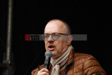 1. Mai in Duisburg, Landeszentrale Kundgebung des DGB | Manuela Hillekamps | <a href=/confor2/?bld=75484&t=d&pst=75483&aid=613&dc=1058&i1=Manuela%20Hillekamps><strong>Download Bild 75484...</strong></a> |