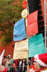 1. Mai in Duisburg, Landeszentrale Kundgebung des DGB | Manuela Hillekamps | <a href=/confor2/?bld=75498&t=d&pst=75483&aid=613&dc=1150&i1=Manuela%20Hillekamps><strong>Download Bild 75498...</strong></a> |