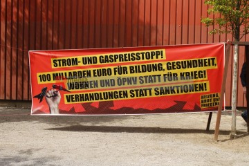 1. Mai in Duisburg, Landeszentrale Kundgebung des DGB | Manuela Hillekamps | <a href=/confor2/?bld=75507&t=d&pst=75483&aid=613&dc=1240&i1=Manuela%20Hillekamps><strong>Download Bild 75507...</strong></a> |