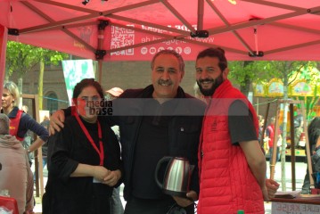 1. Mai in Duisburg, Landeszentrale Kundgebung des DGB | Manuela Hillekamps | <a href=/confor2/?bld=75517&t=d&pst=75483&aid=613&dc=1252&i1=Manuela%20Hillekamps><strong>Download Bild 75517...</strong></a> |