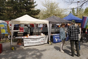 1. Mai in Duisburg, Landeszentrale Kundgebung des DGB | Manuela Hillekamps | <a href=/confor2/?bld=75515&t=d&pst=75483&aid=613&dc=1307&i1=Manuela%20Hillekamps><strong>Download Bild 75515...</strong></a> |