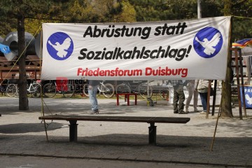 1. Mai in Duisburg, Landeszentrale Kundgebung des DGB | Manuela Hillekamps | <a href=/confor2/?bld=75513&t=d&pst=75483&aid=613&dc=1307&i1=Manuela%20Hillekamps><strong>Download Bild 75513...</strong></a> |