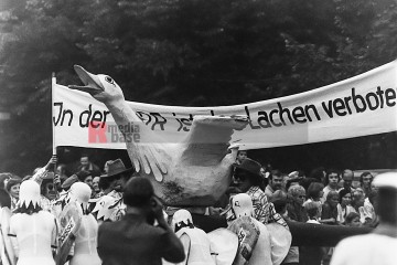 X Weltfestspiele – 1973 Berlin DDR <i>Bild 76335 Denner</i><br><a href=/confor2/?bld=76335&pst=76275&aid=86>Download (Anfrage)</a>  /  <a href=/?page_id=76275#jig2>zur Galerie</a>